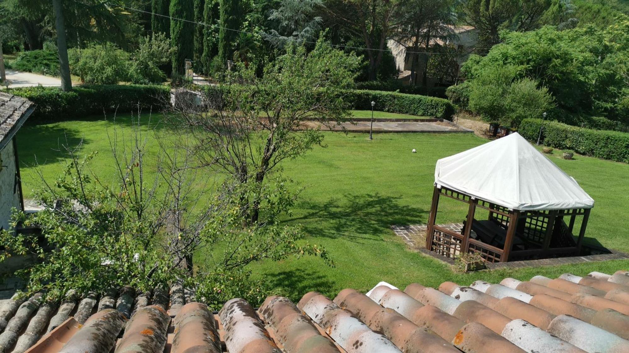Hostal Il Vignale Massa Martana Exterior foto